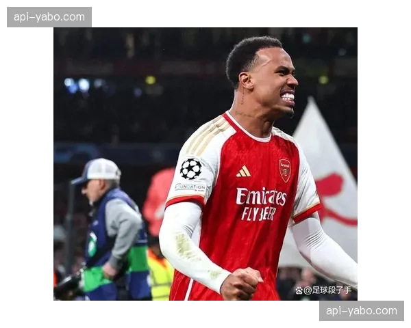 巴西防线最终名单面临残酷裁员，边缘国脚为单一名额拼尽全力